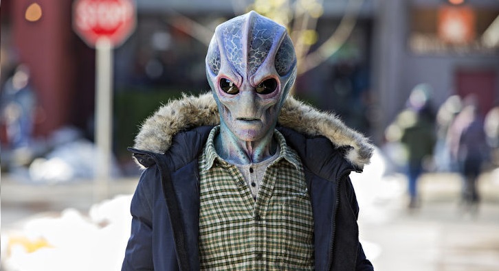 Resident Alien z 3. sezonem. Misja: Podstawówka będzie mieć więcej odcinków